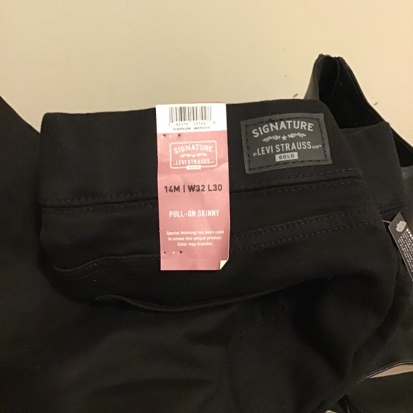 NWT, LEVI WOMEN JEANS, SIZE 14M, LEVI’S STRAUSS GOLD , tummy panel, soft - Picture 2 of 3